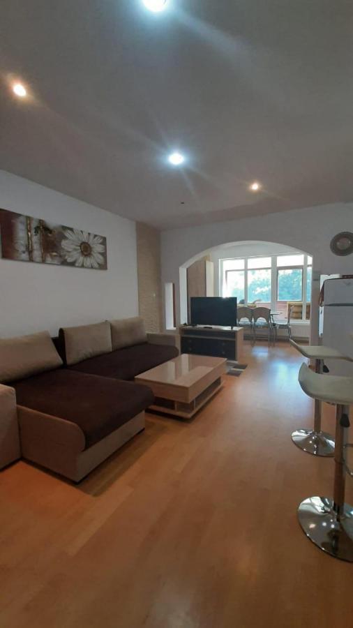Monik Apartament Sinaia Exteriör bild