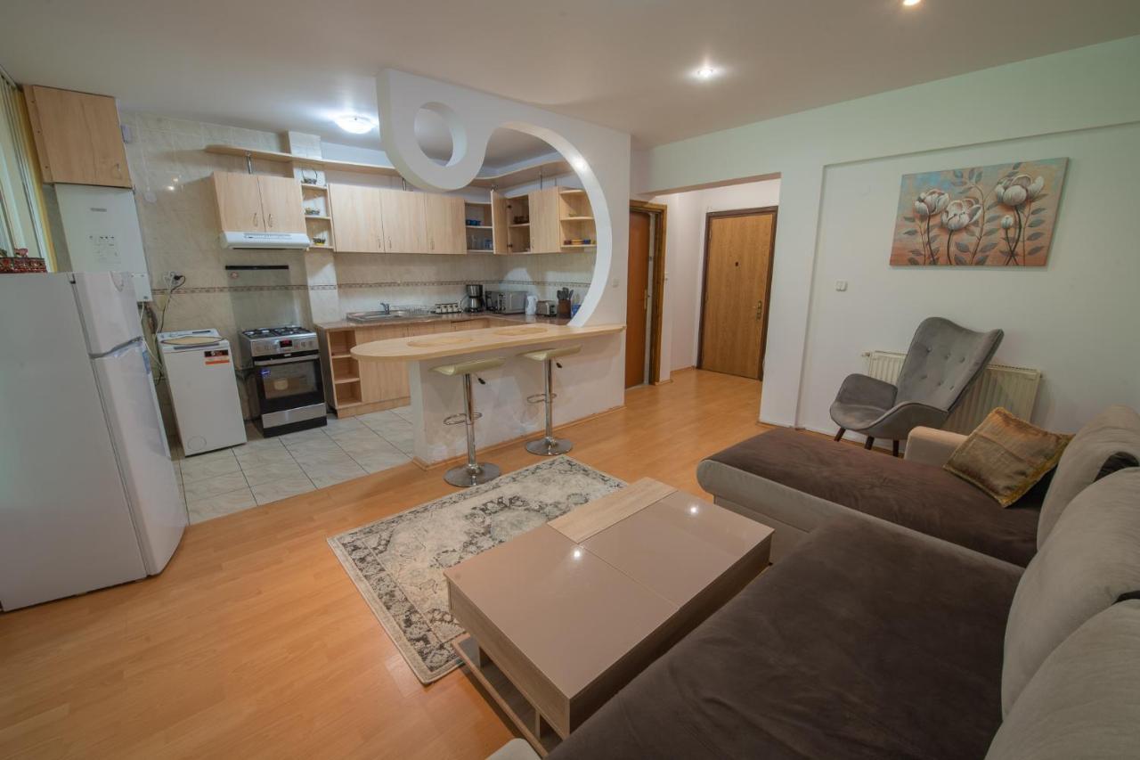 Monik Apartament Sinaia Exteriör bild