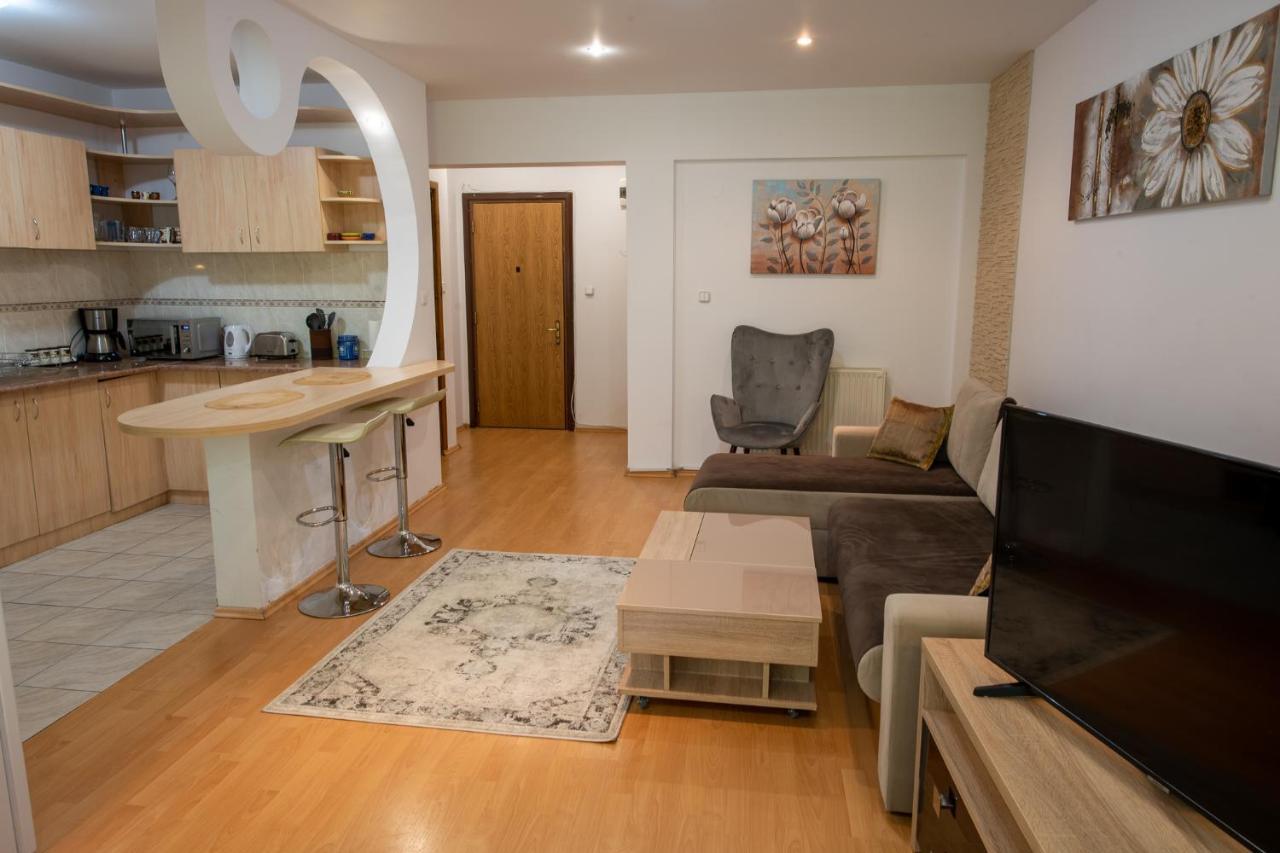 Monik Apartament Sinaia Exteriör bild